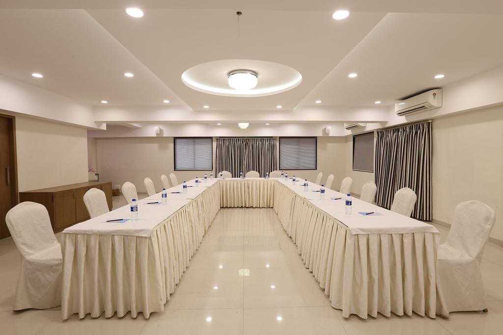 מומביי Hotel Silver Inn מראה חיצוני תמונה