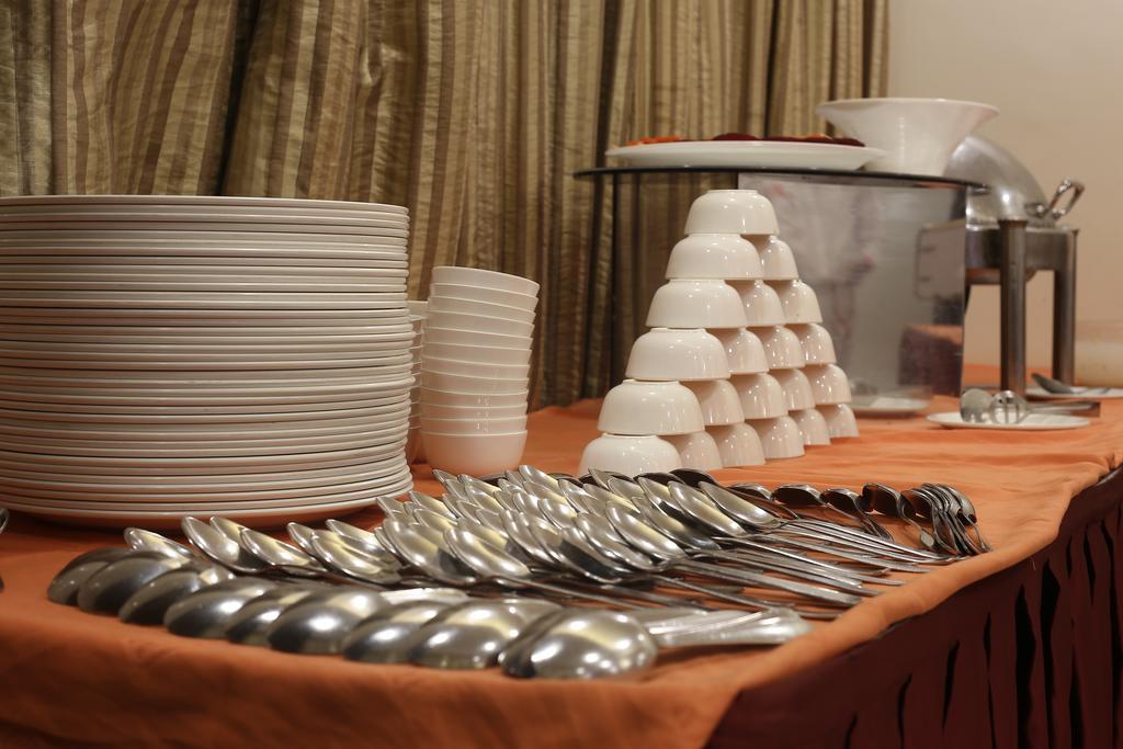 מומביי Hotel Silver Inn מראה חיצוני תמונה