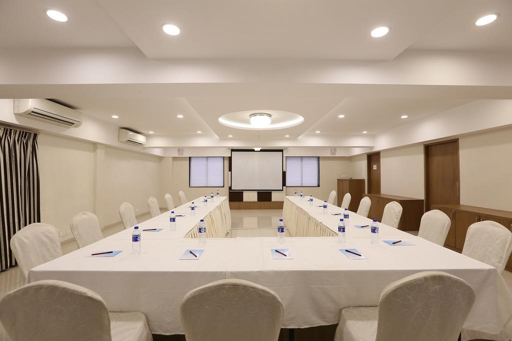 מומביי Hotel Silver Inn מראה חיצוני תמונה