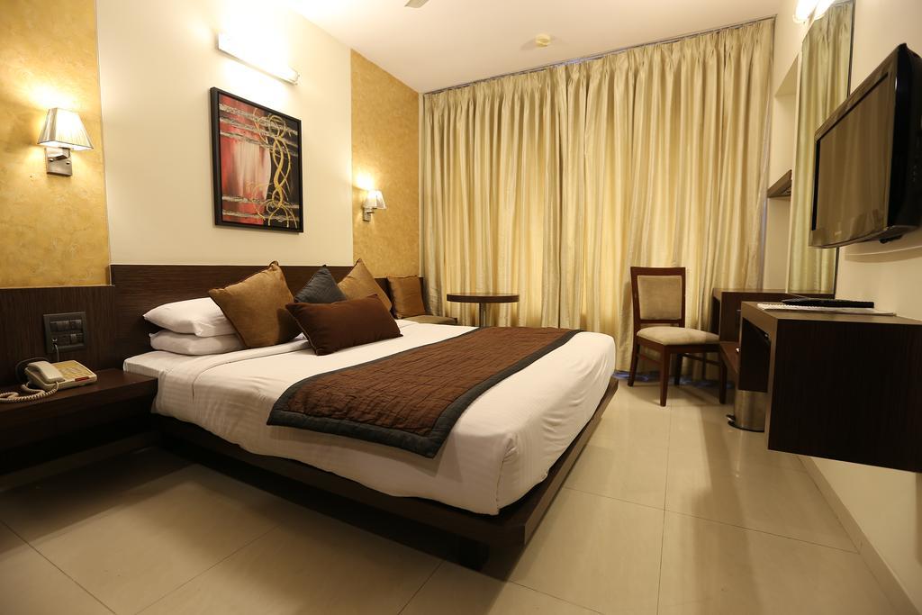מומביי Hotel Silver Inn מראה חיצוני תמונה