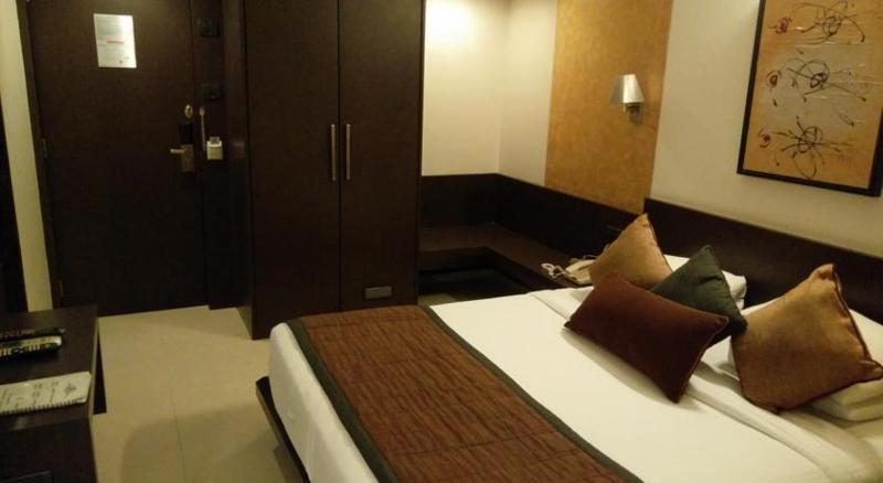 מומביי Hotel Silver Inn מראה חיצוני תמונה
