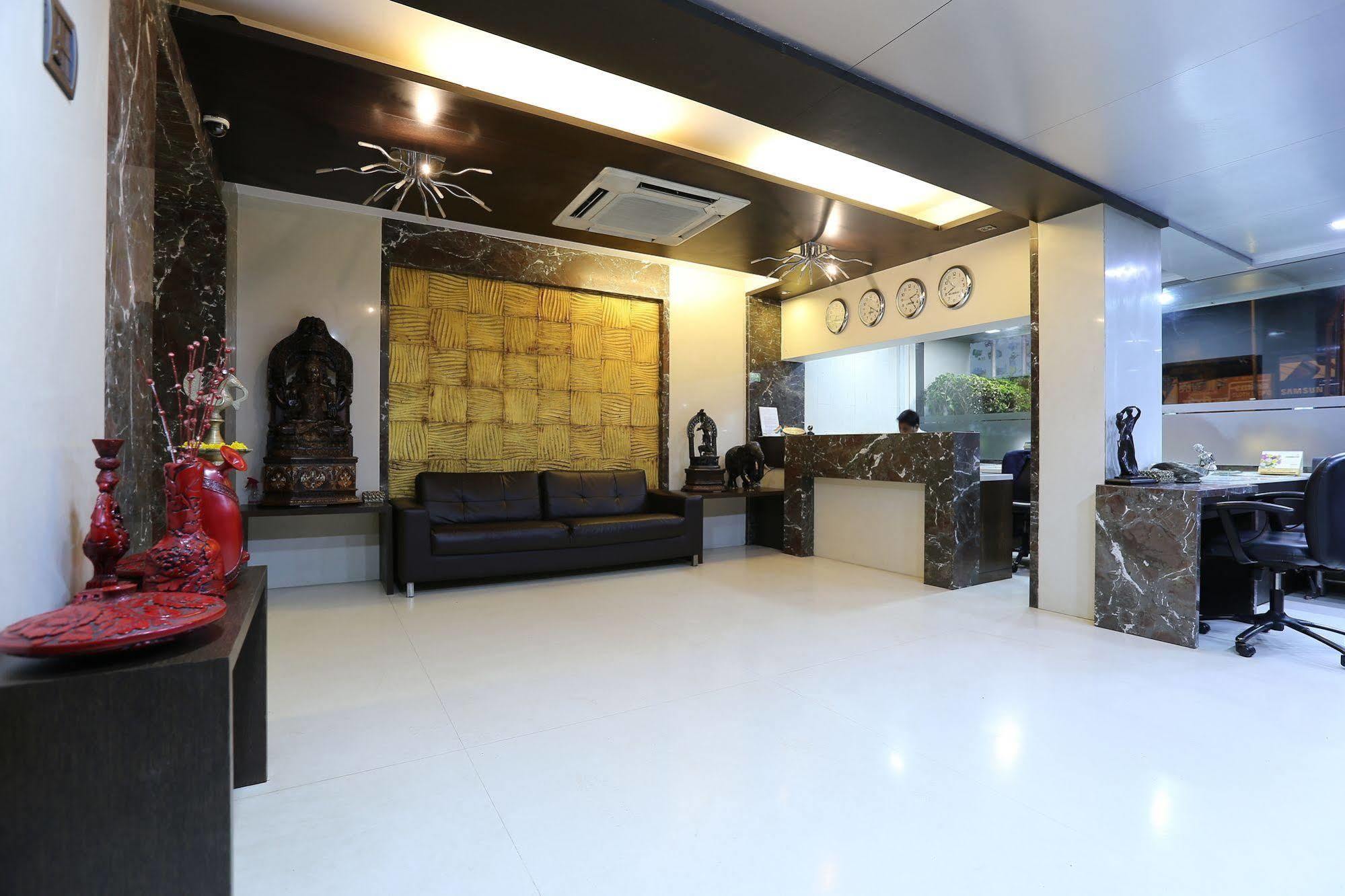 מומביי Hotel Silver Inn מראה חיצוני תמונה