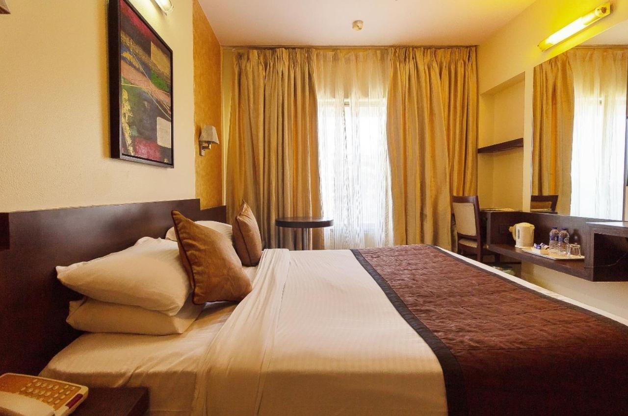 מומביי Hotel Silver Inn מראה חיצוני תמונה
