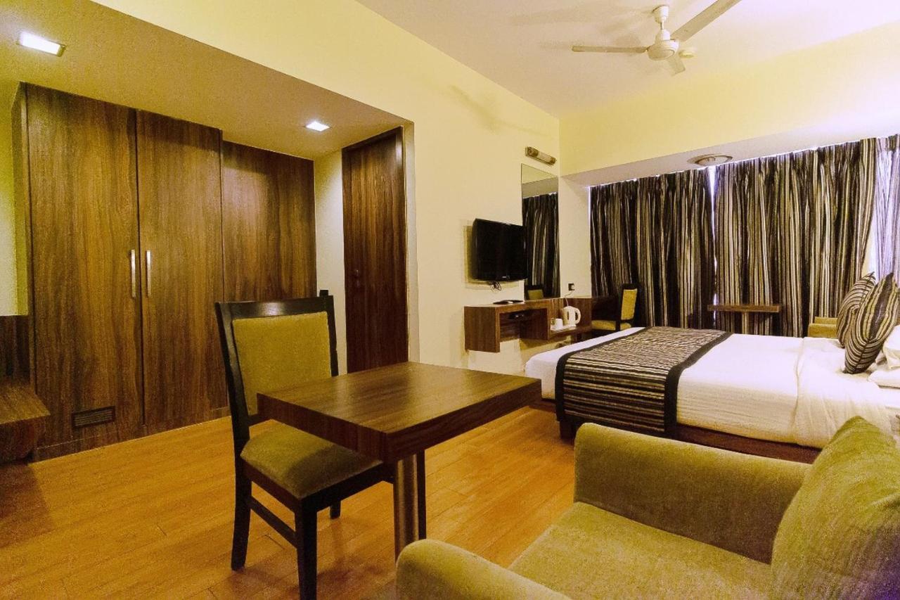 מומביי Hotel Silver Inn מראה חיצוני תמונה