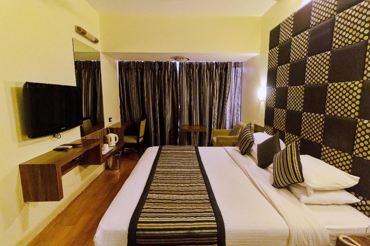 מומביי Hotel Silver Inn מראה חיצוני תמונה