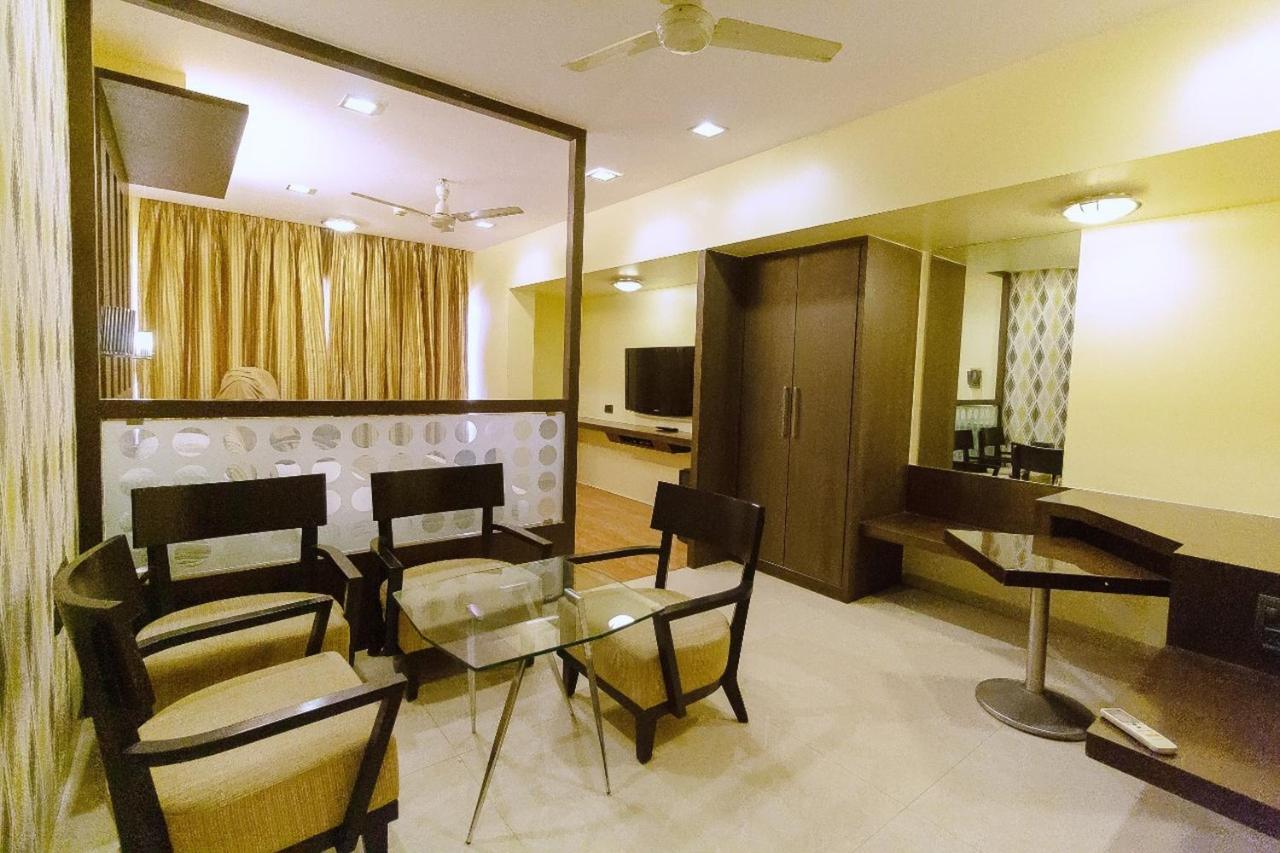 מומביי Hotel Silver Inn מראה חיצוני תמונה